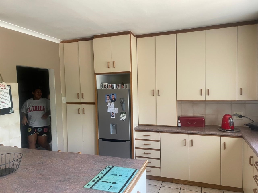 5 Bedroom Property for Sale in Porterville Western Cape
